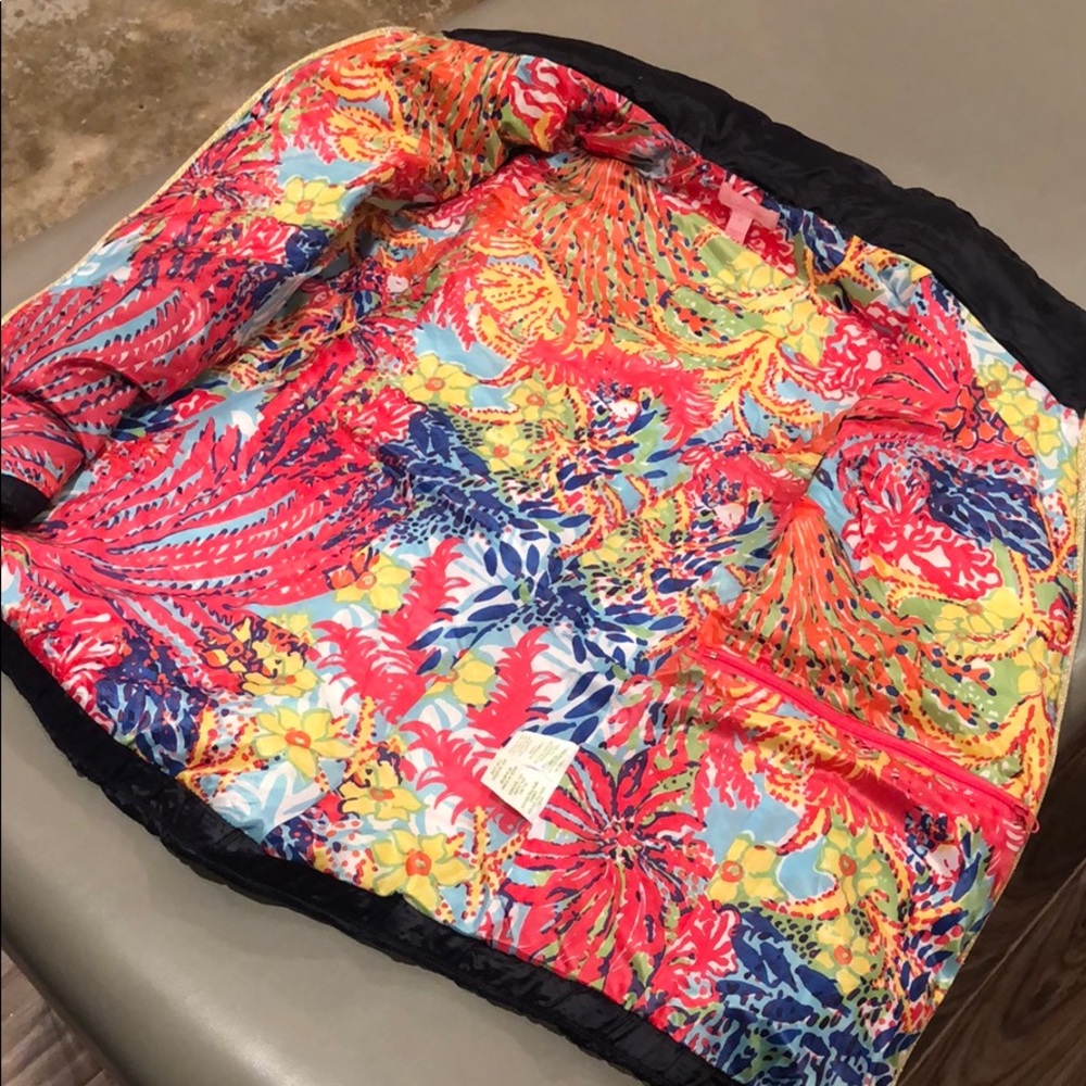 Vest - Picture 2 of 4